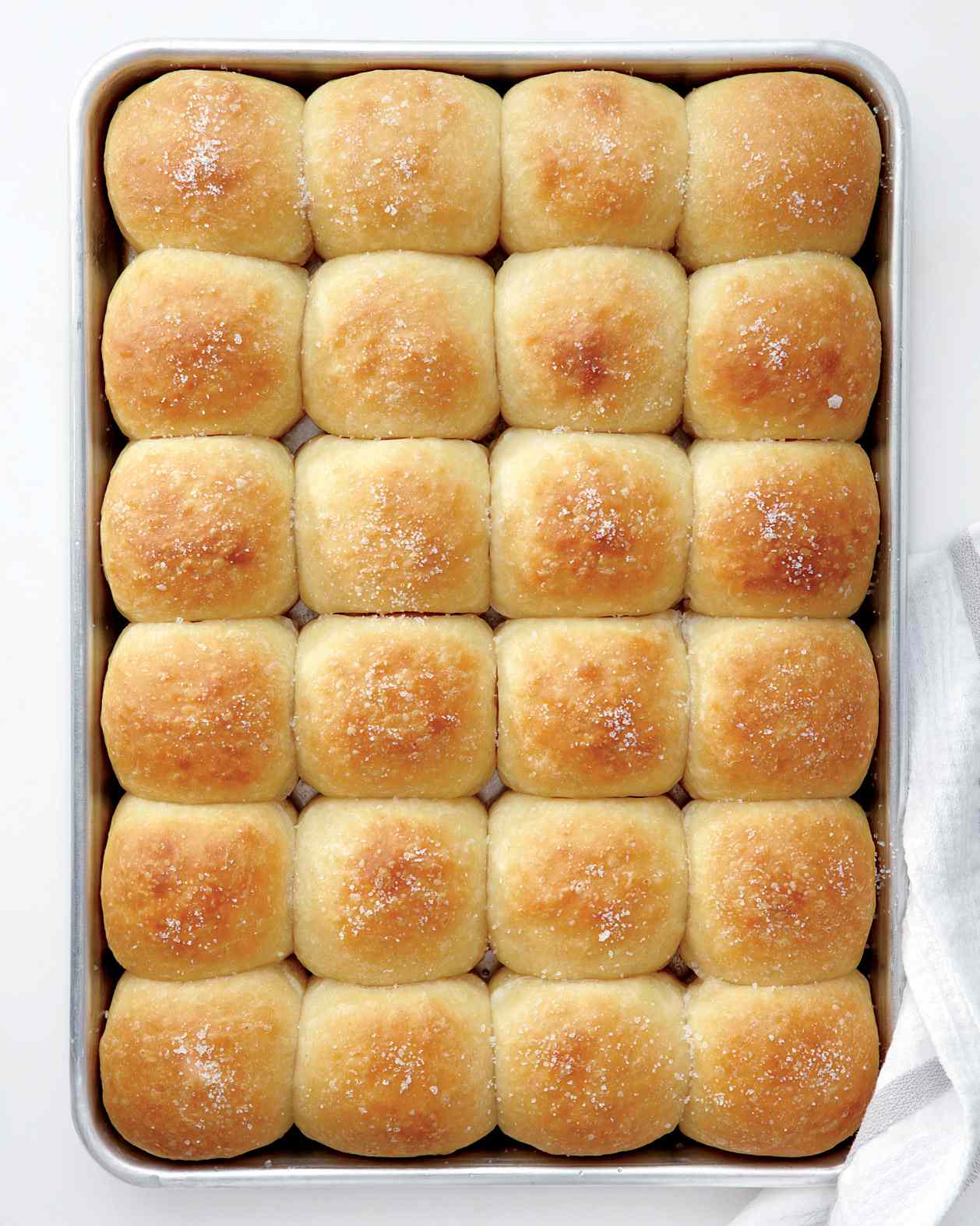 parker-house-rolls-med107616.jpg