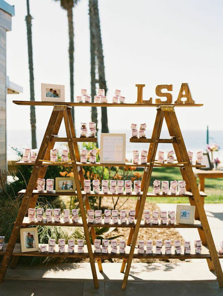 favor display with framed photos