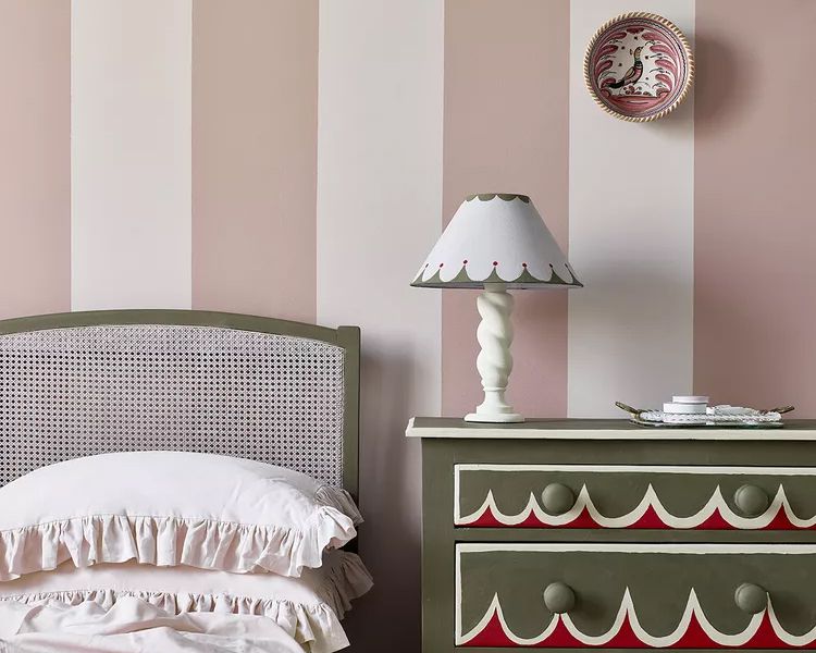 chalk pain in subtle tones in a bedroom