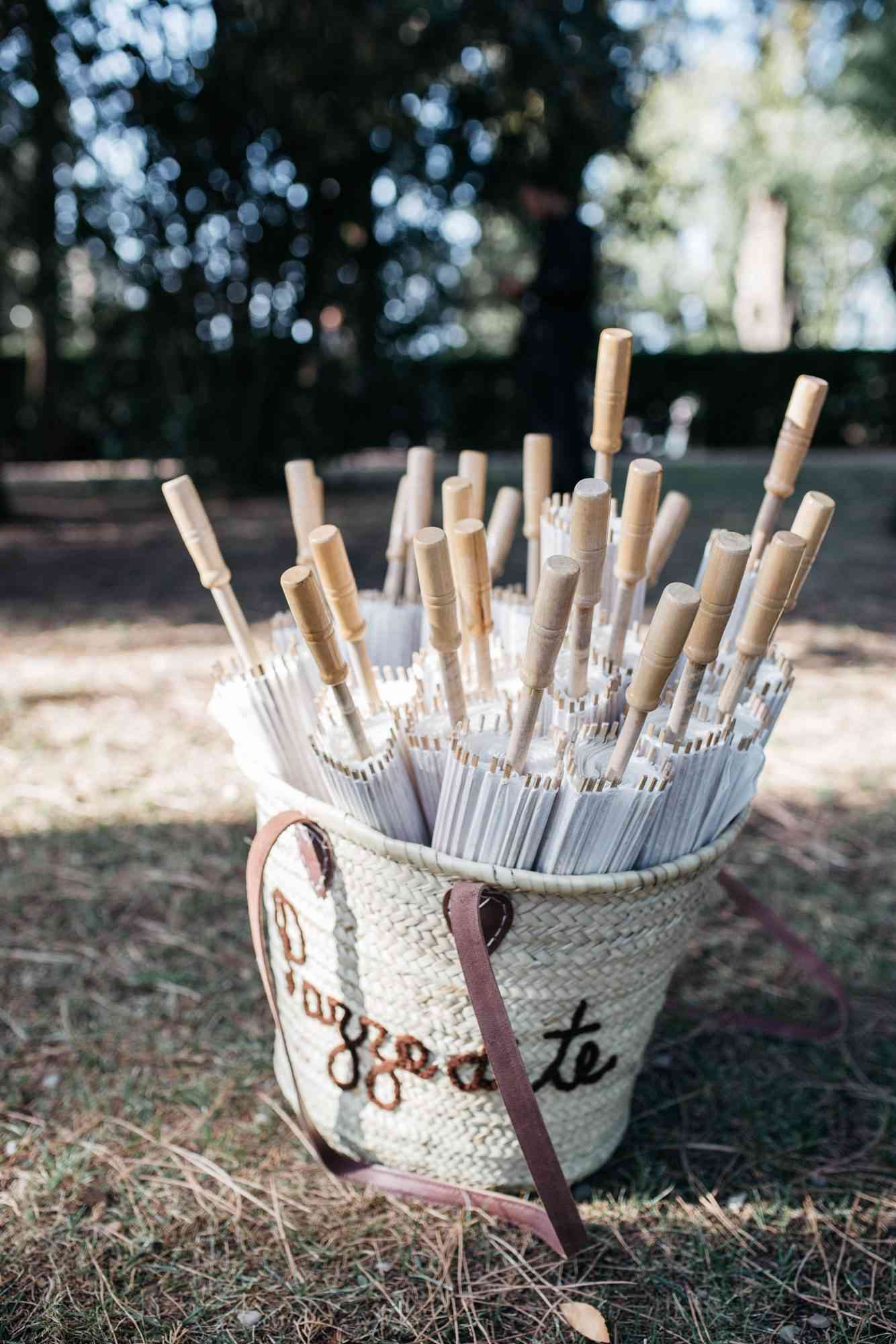 sara sam italy wedding parasols