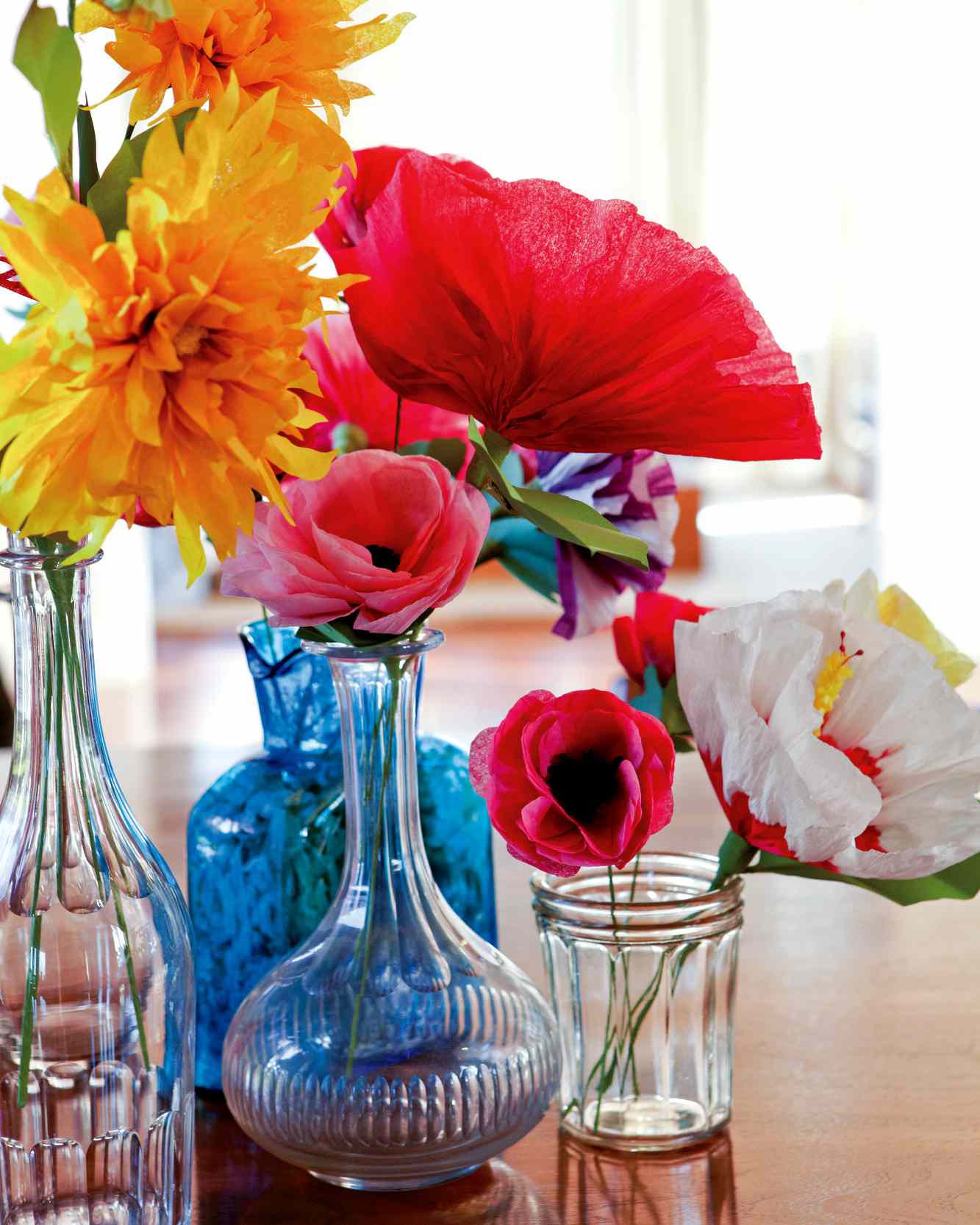 flowers-table-mld108157.jpg