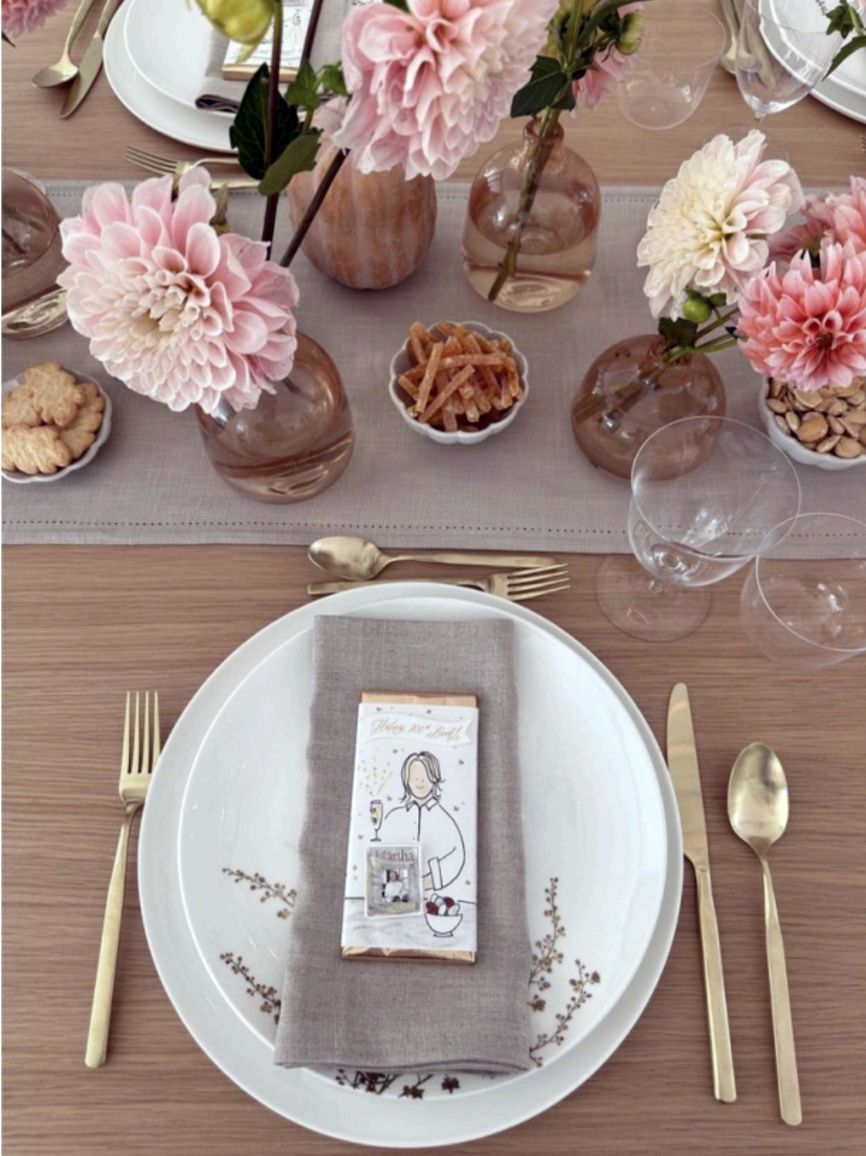 place settings with flowers