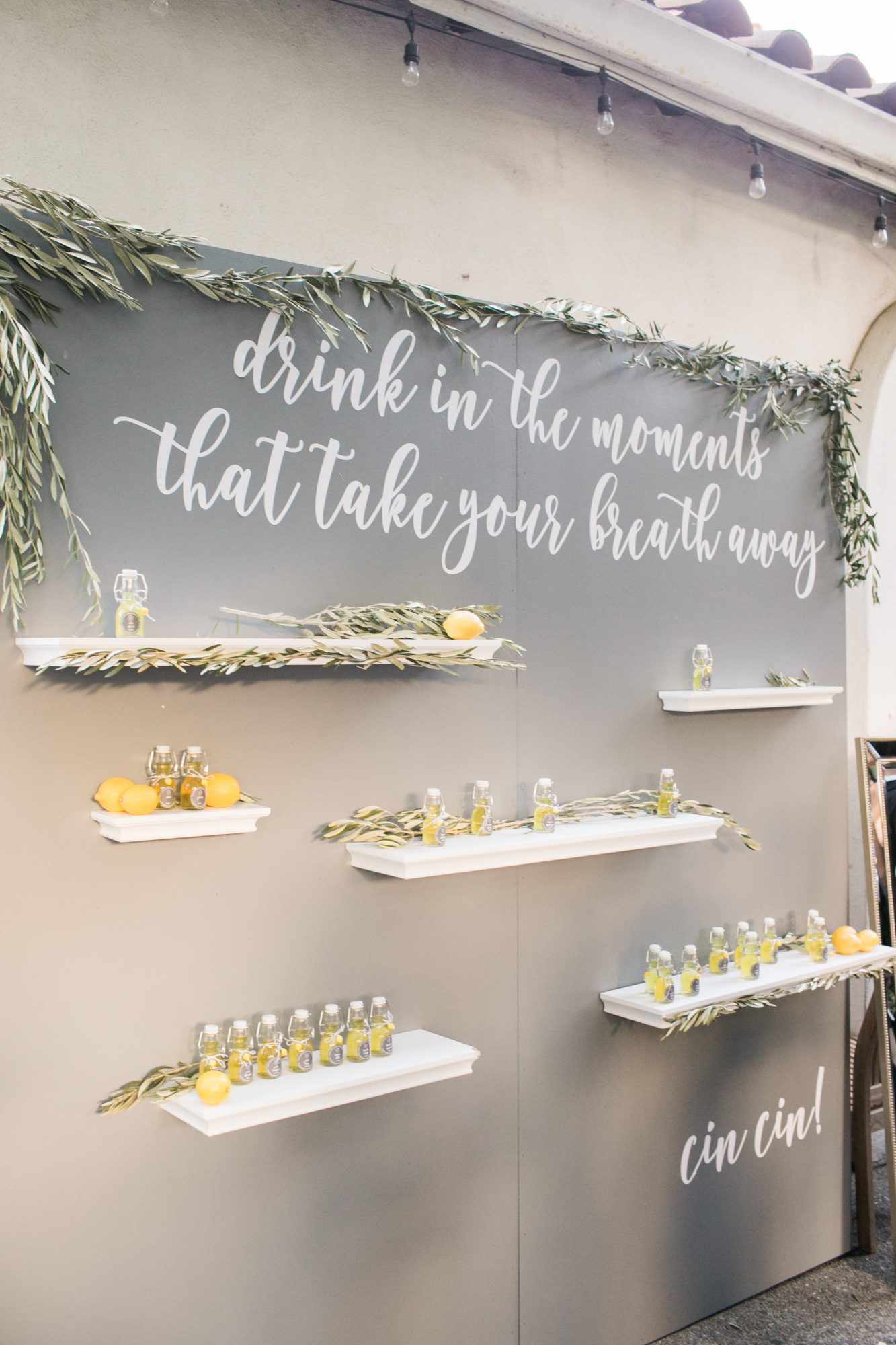 favor display with quote