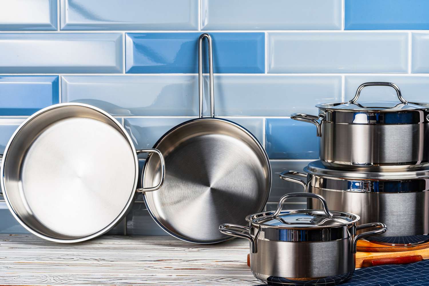 Aluminum Pans and Pots