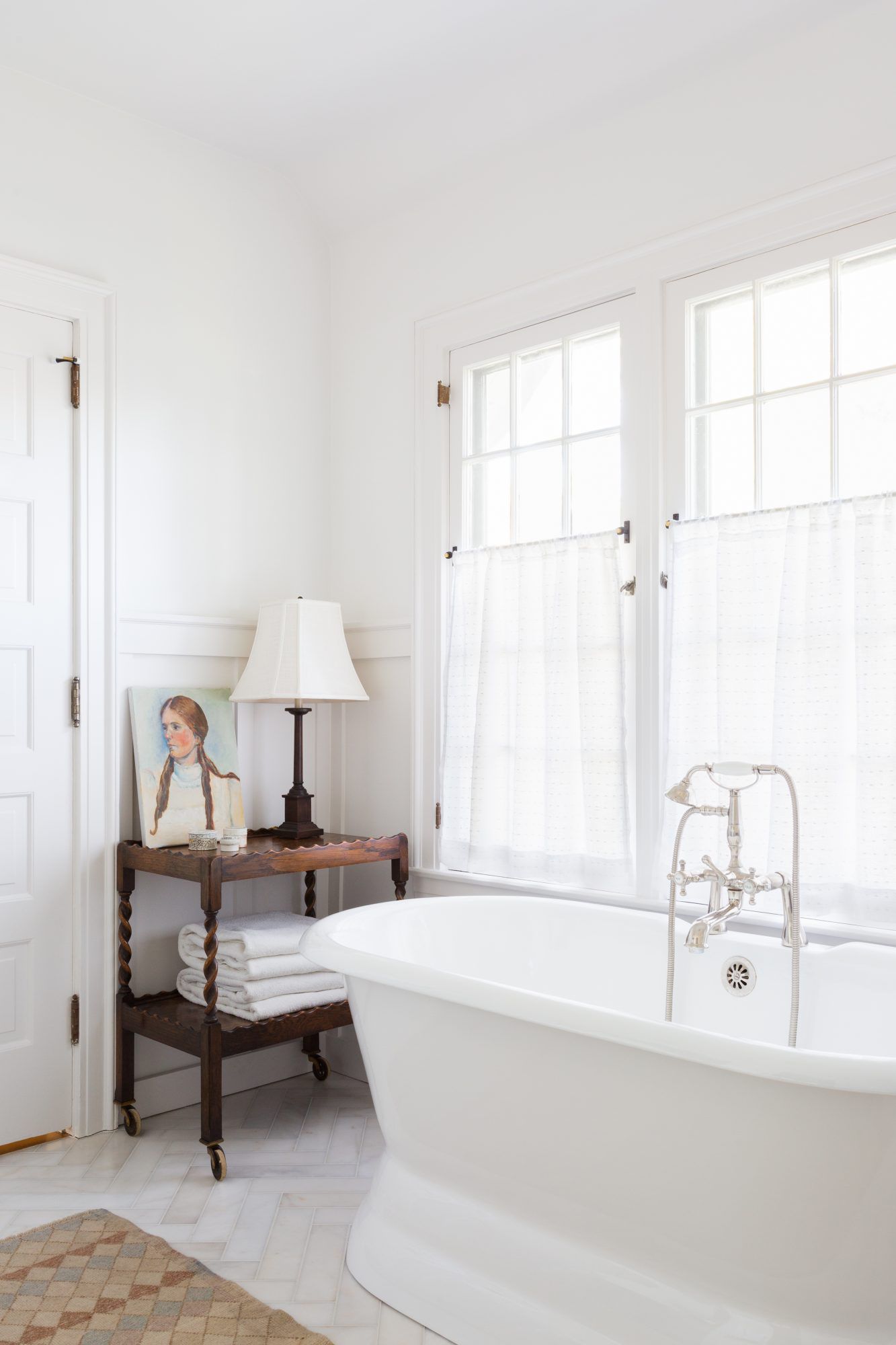 cafe curtain style curtains in bathroom