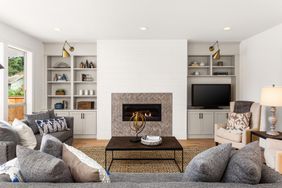Living room with clean ceiling