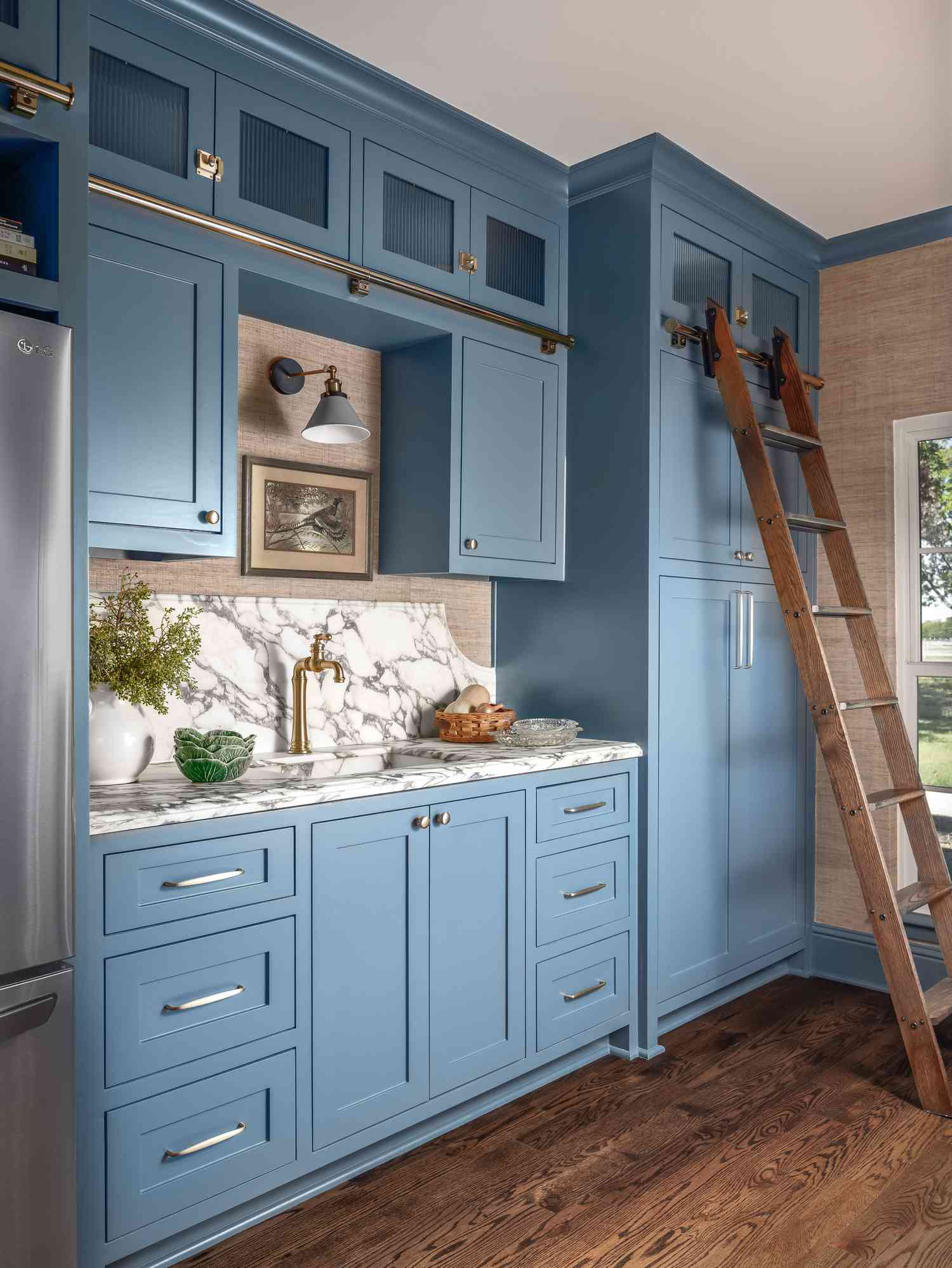 blue scullery