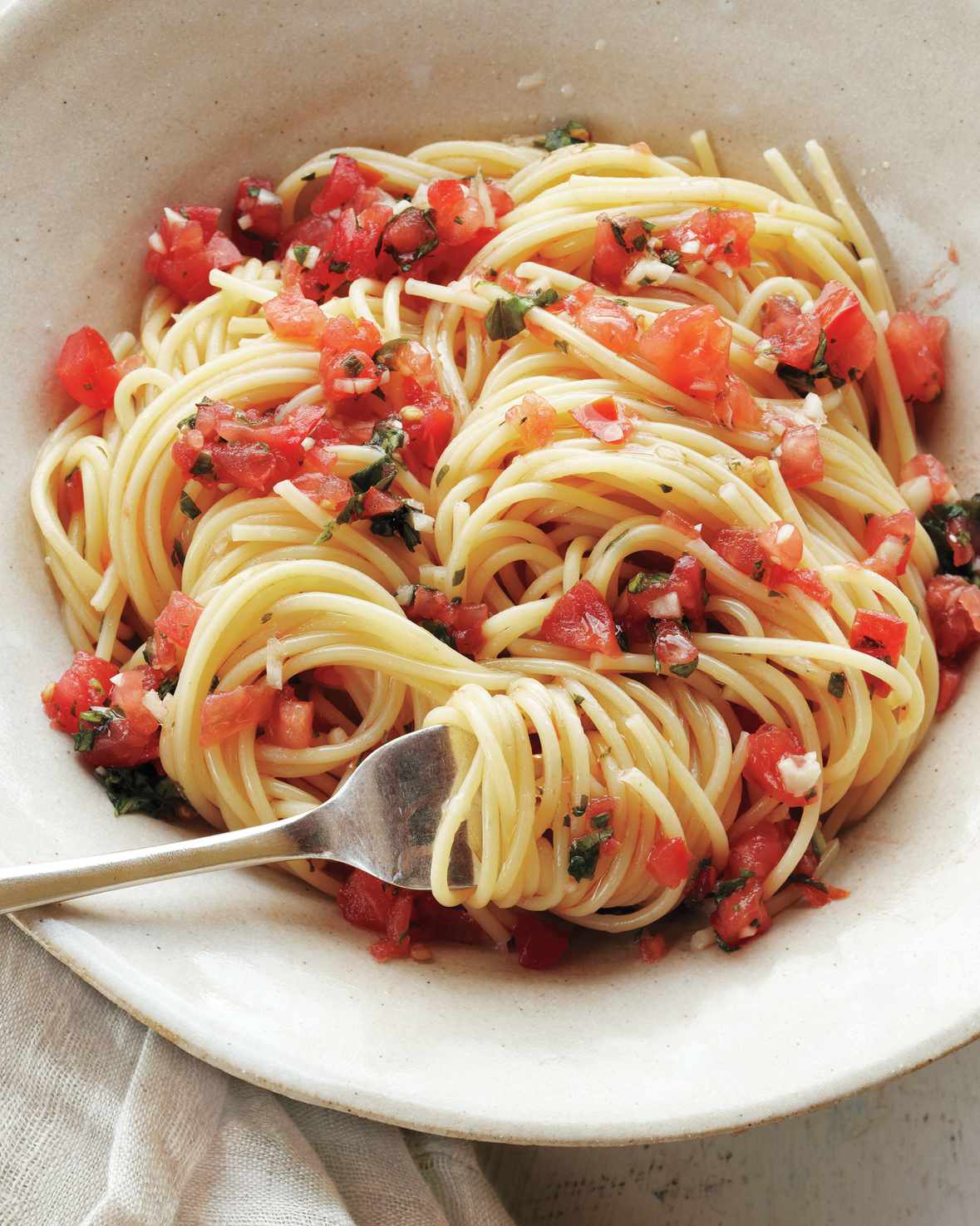 Pasta with Fresh Tomato Sauce
