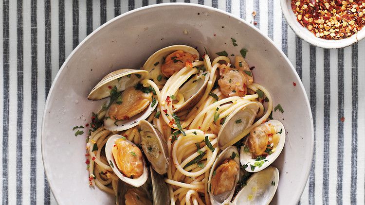 clams-spaghetti-0131-mld110647.jpg