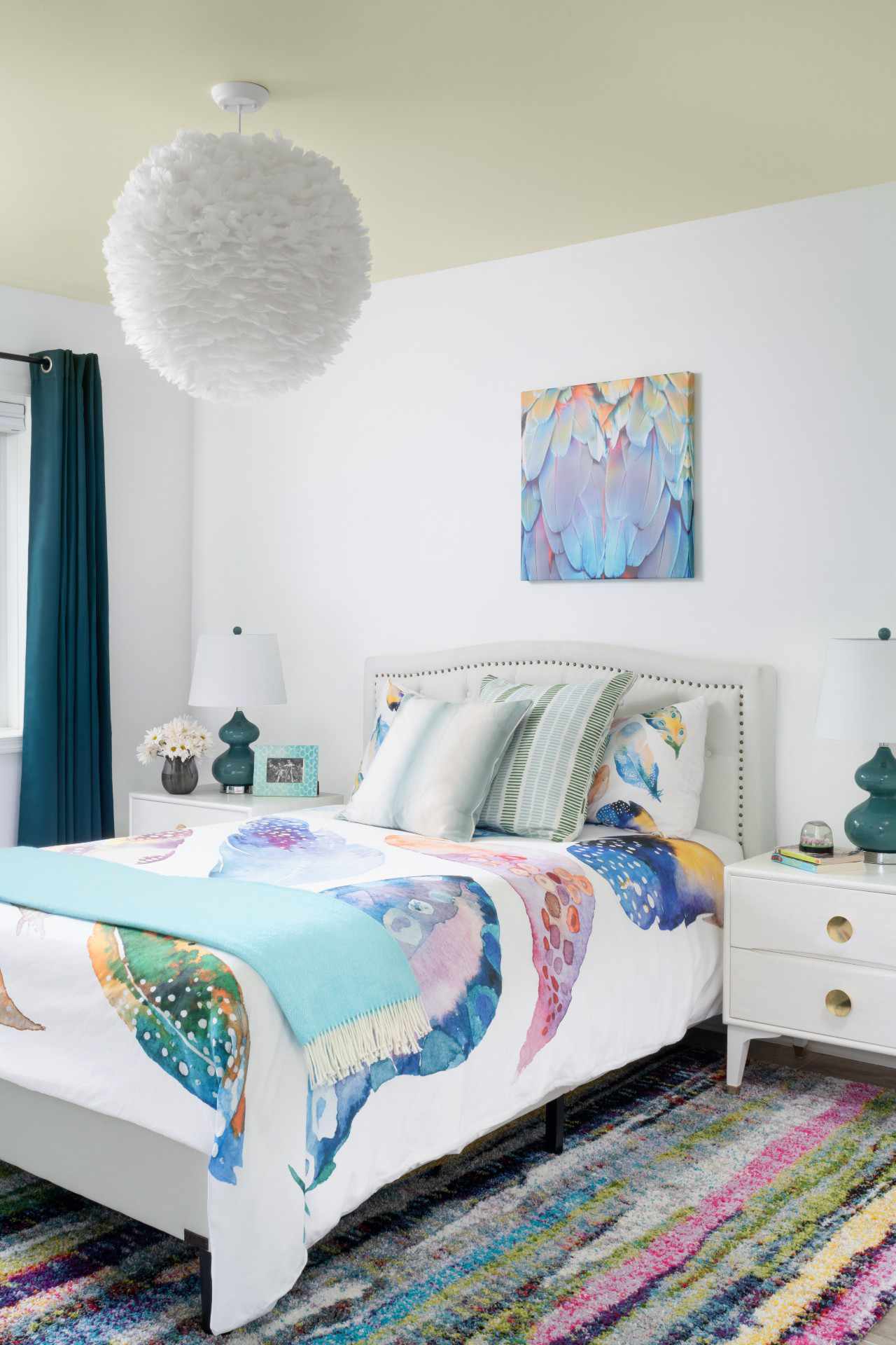 pineapple color ceiling