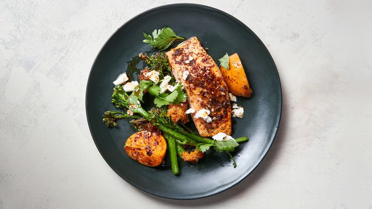 Sumac-Dusted Salmon with Broccolini 