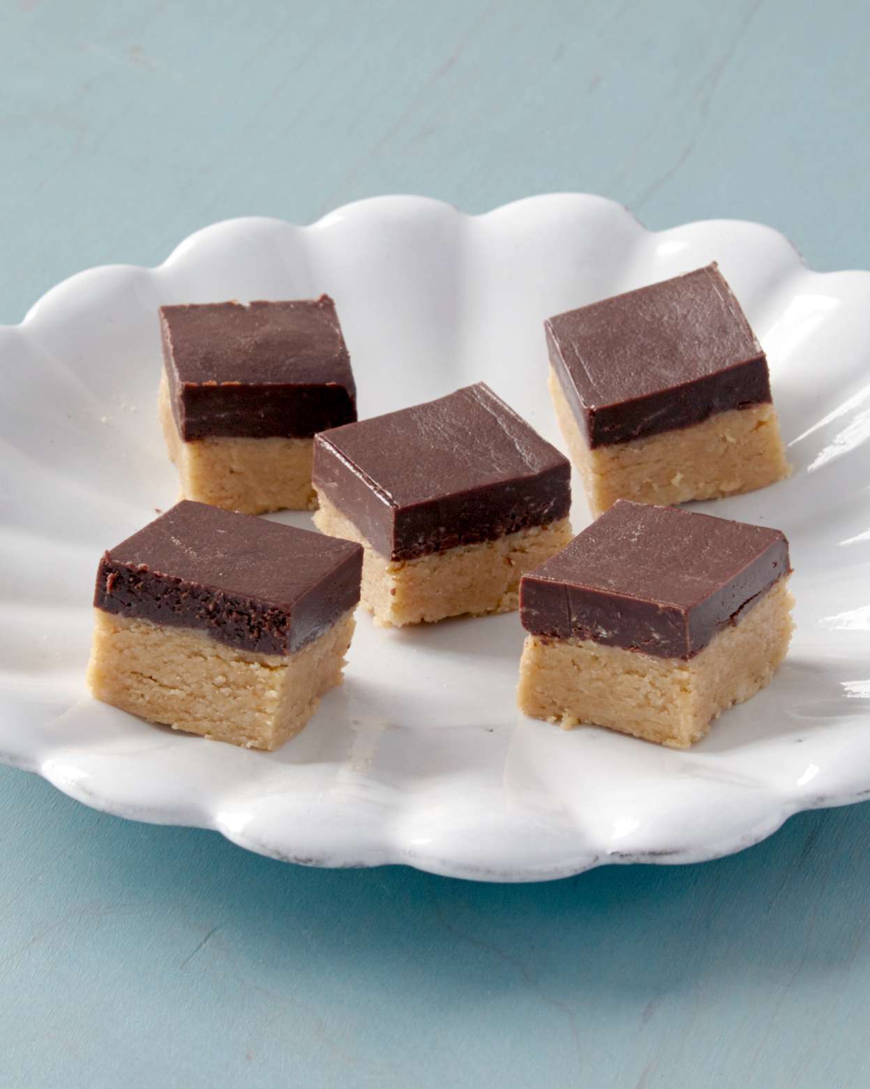 chocolate-peanut-butter-fudge-0539-d112420.jpg