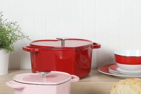 decorvow heart shaped dutch oven
