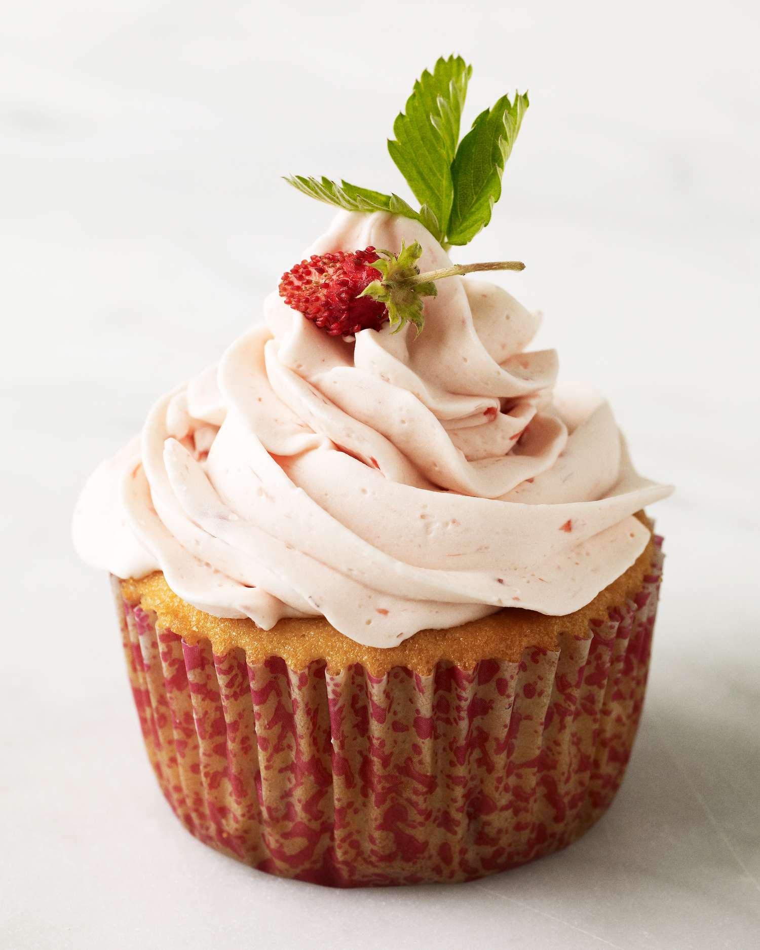mb_1001_strawberry_cupcake.jpg