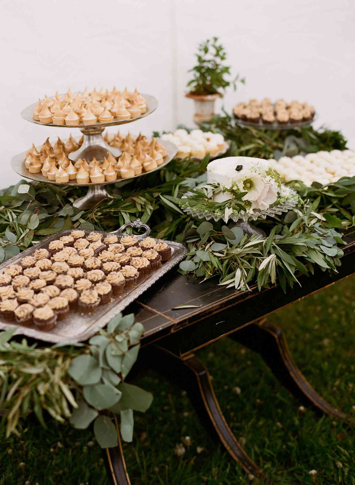colby john wedding desserts