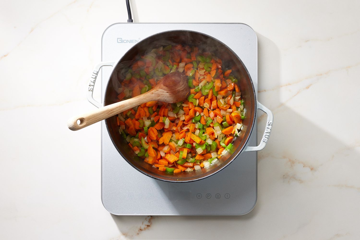 Cheddar-Topped Shepherds Pie
