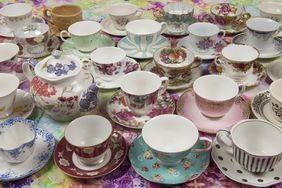 Tea Pot & Tea Cups