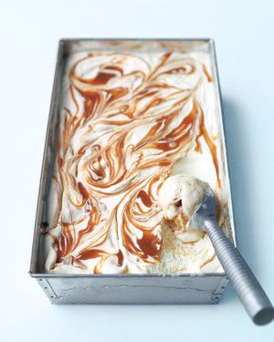ice-cream-banana-caramel-mld108857.jpg