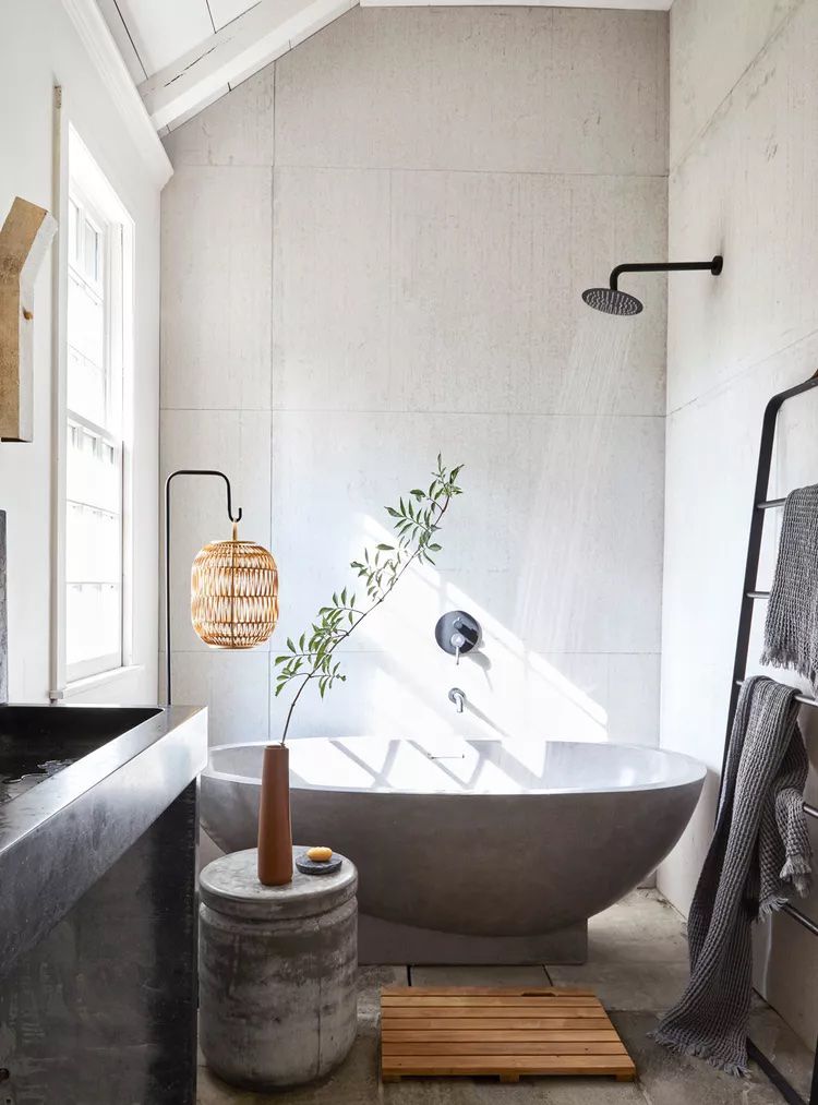 beautiful tub small bathroom