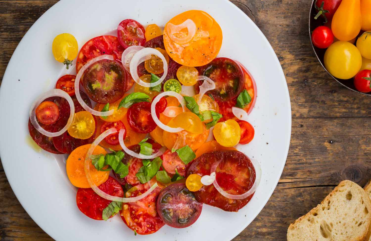 Simple tomato salad