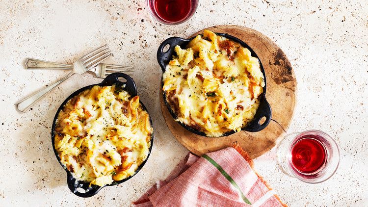 french onion mac-and-cheese