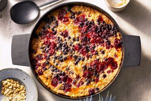 Baked Oatmeal for a Crowd with Berries