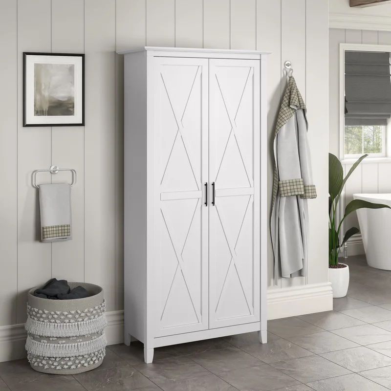 Freestanding bathroom cabinet