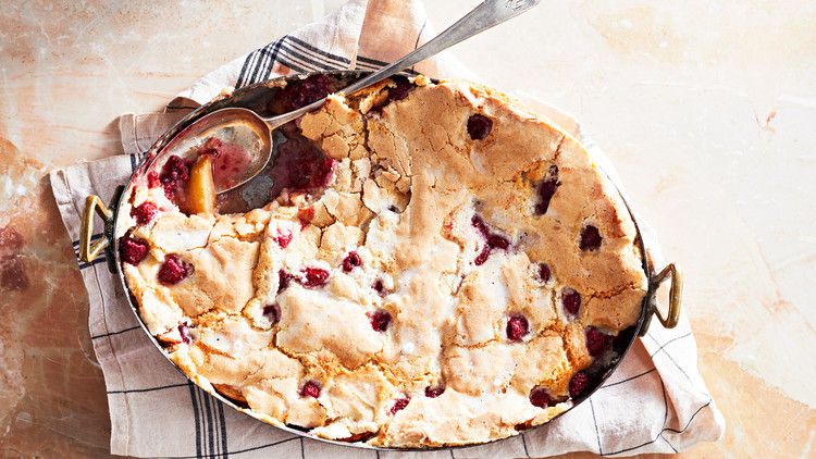 apple-raspberry pandowdy served in pan