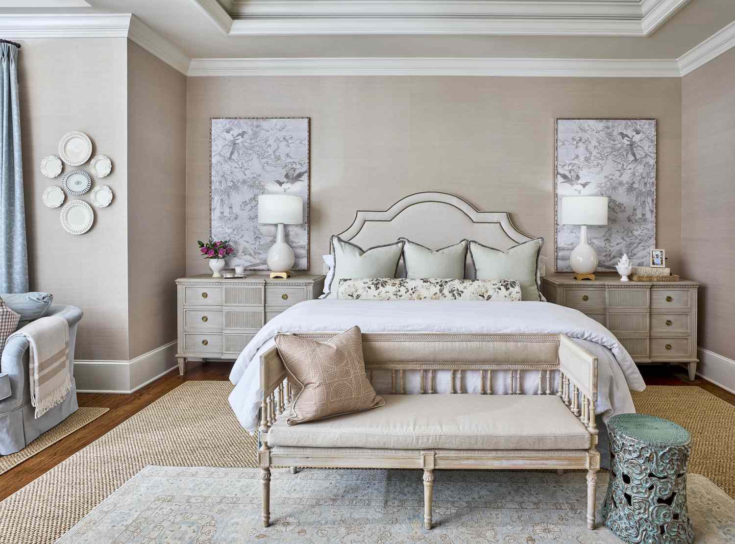 Matching Paintings and Plates Wall Decor Bedroo 