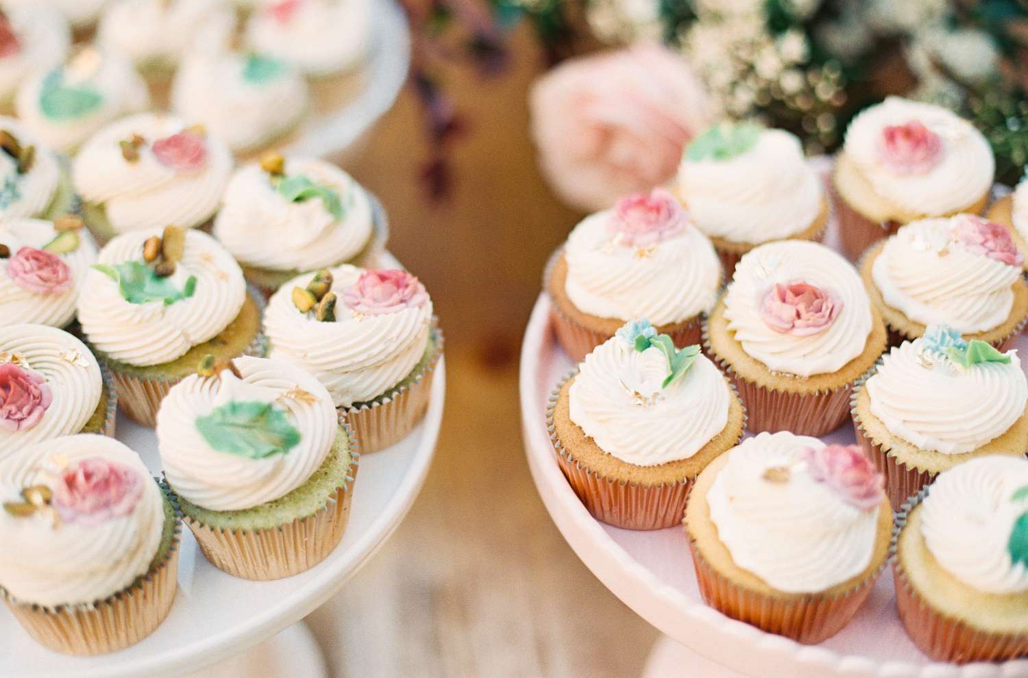 cupcakes with sugar flowers