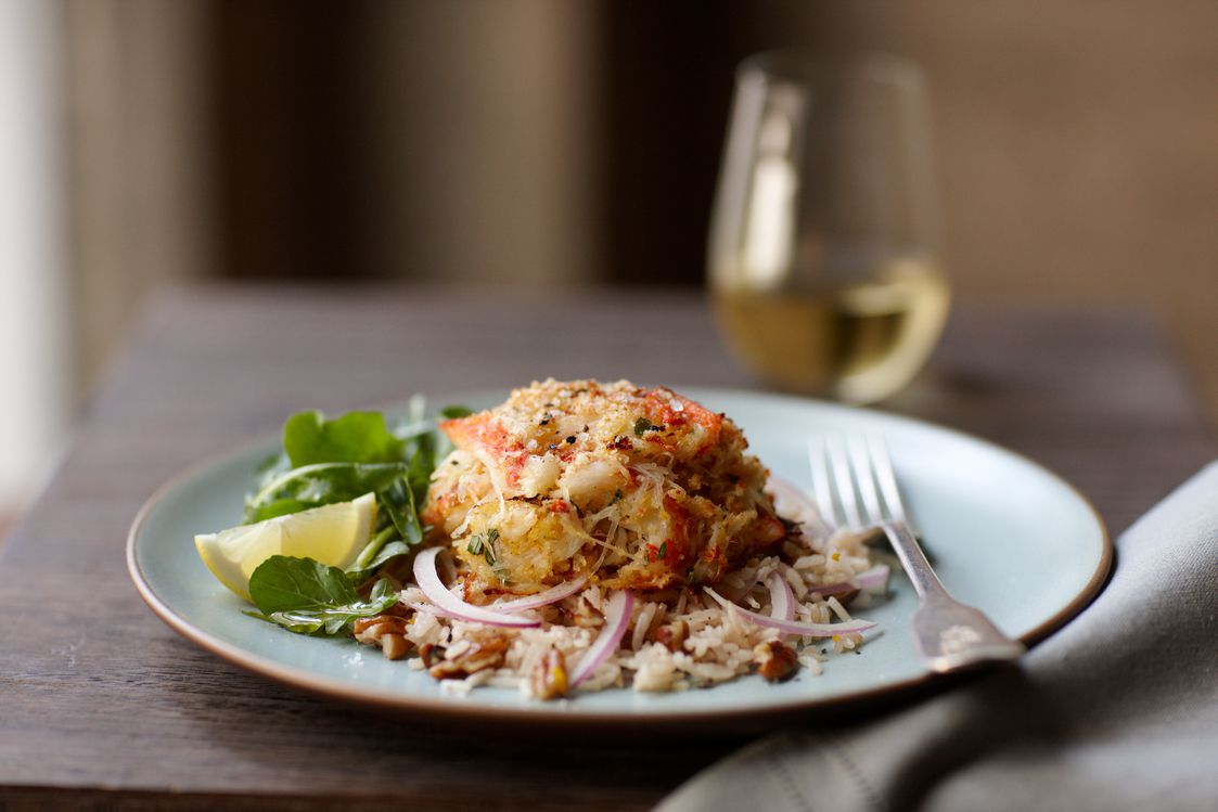 snow crab cakes meal