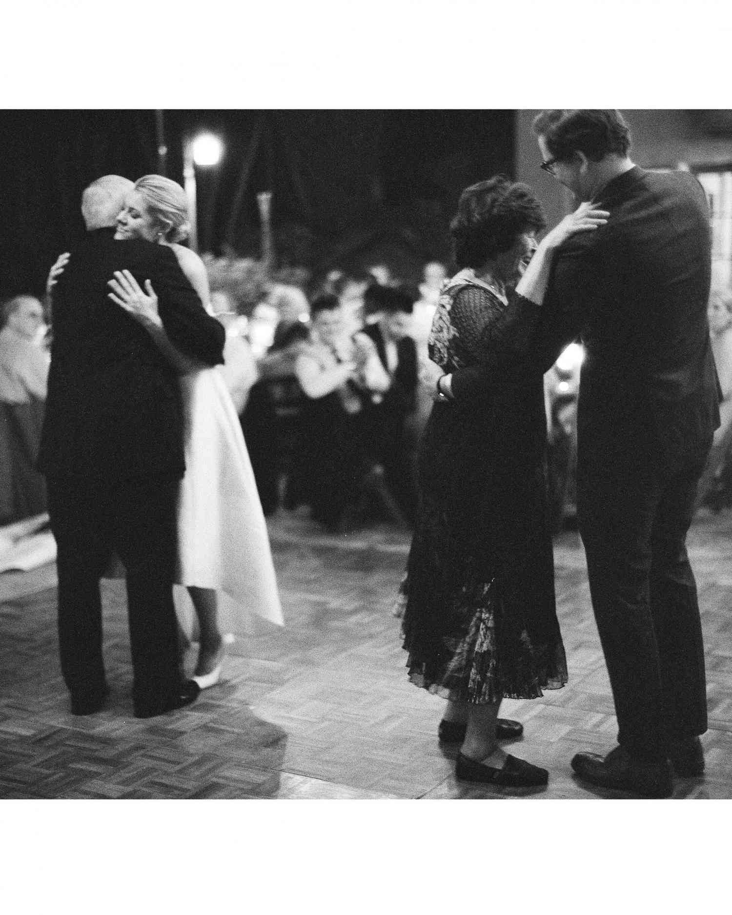 lisa louis wedding dancing