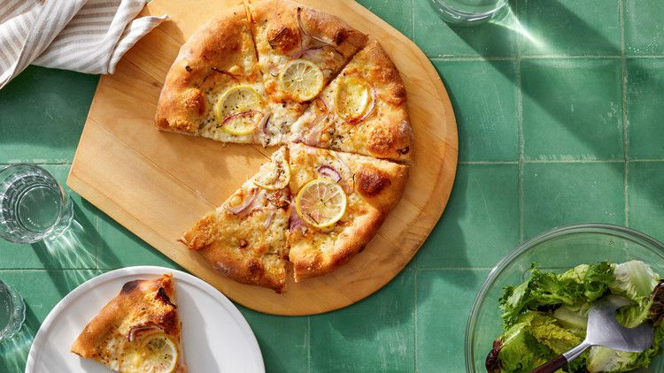sliced lemon cheese pizza