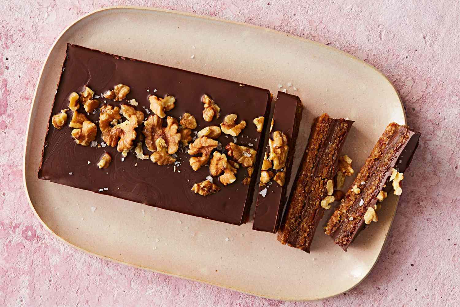 dark chocolate walnut date bar