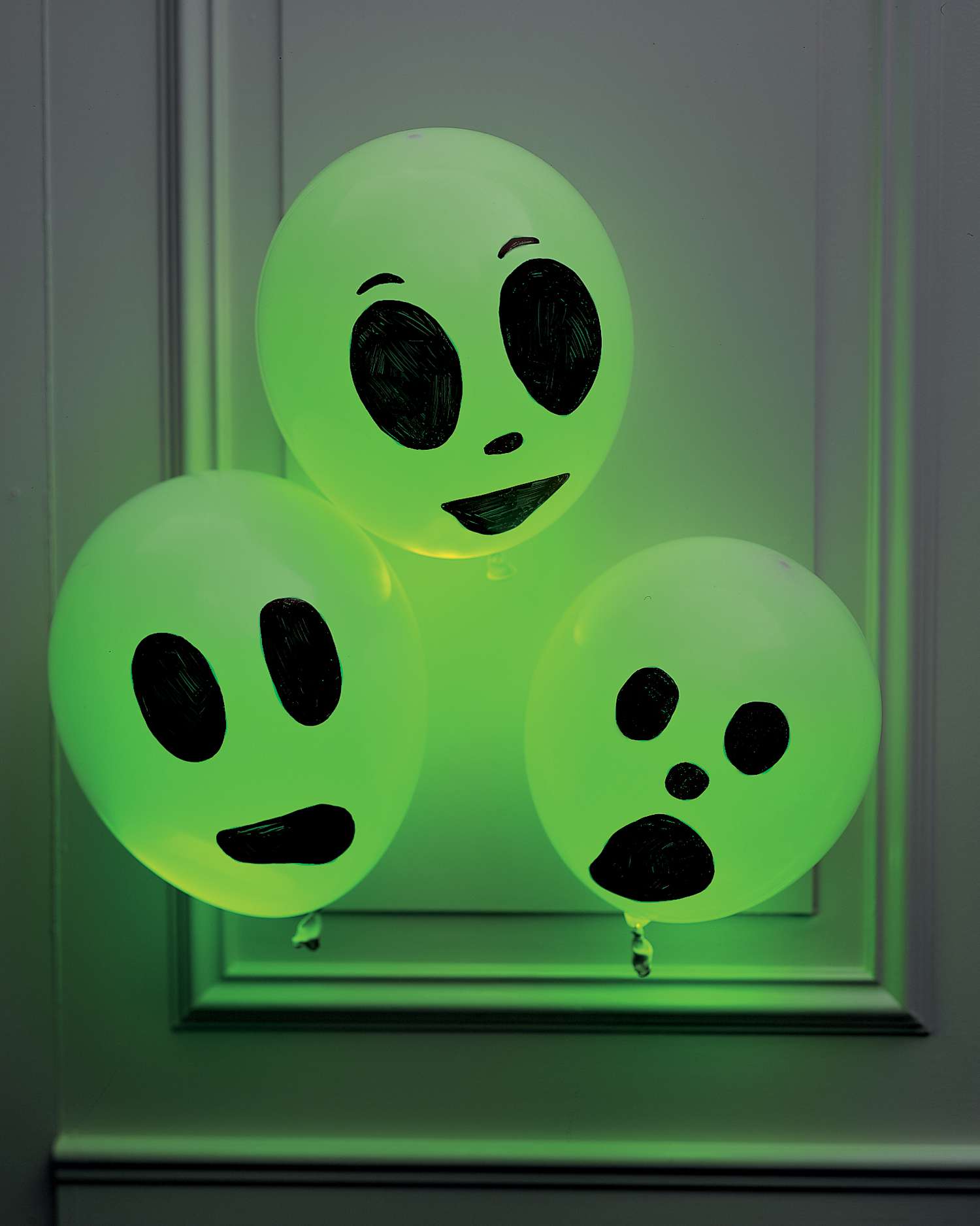 glowing-ghosts-1010sip090.jpg