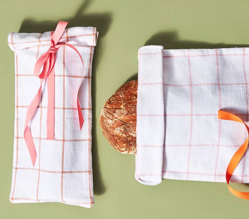 Tea towel bread pouch