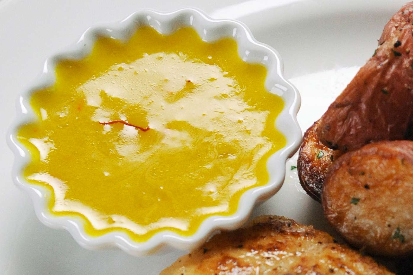 aioli sauce in bowl