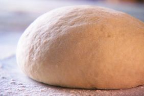 mh_1015_basic_pizza_dough.jpg