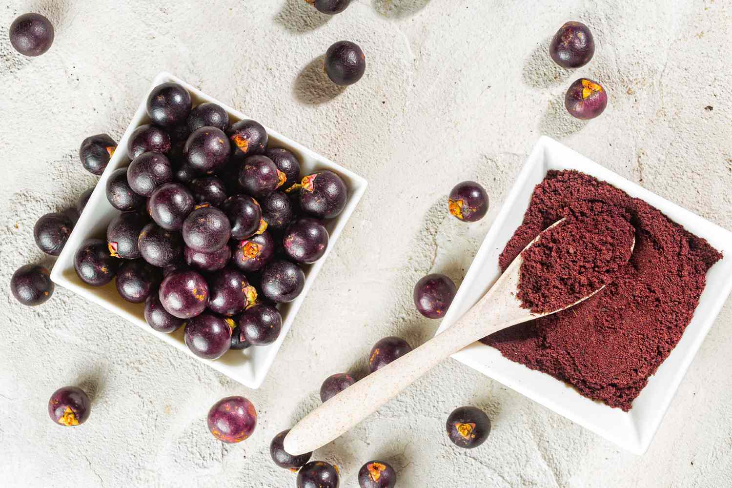Acai berries and powder