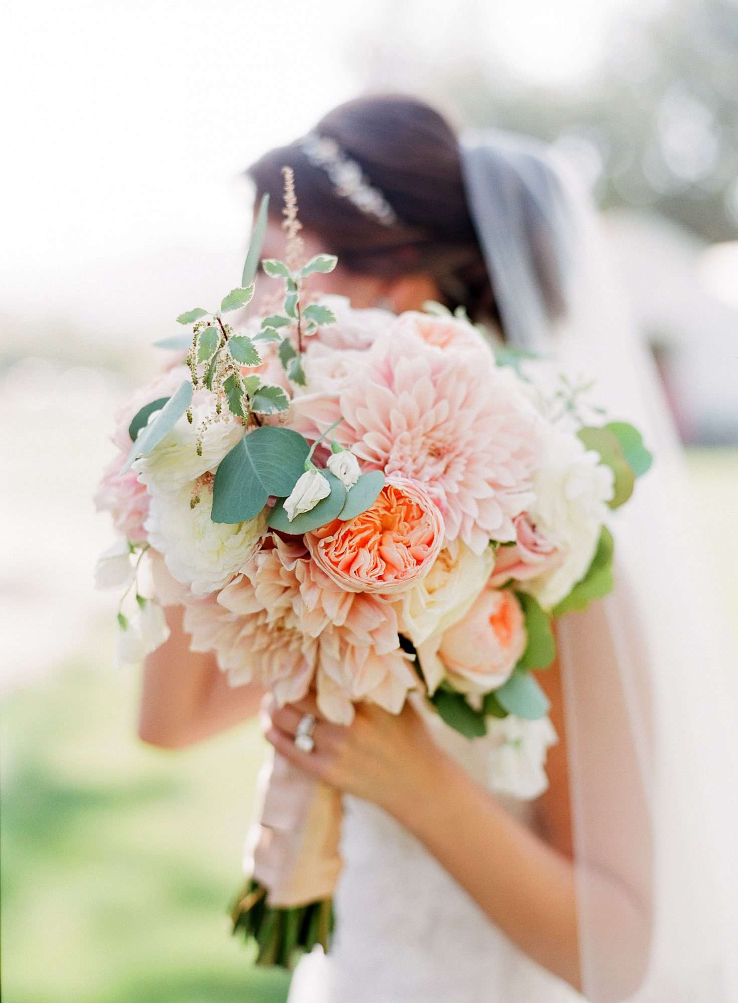 bride dahlia bouquet pastel flowers