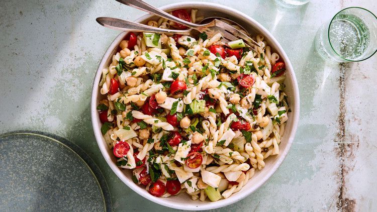 Pasta Salad with Tomatoes, Mozzarella, and Chickpeas