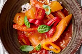 mevegetable-red-curry-350-d111528-1014.jpg