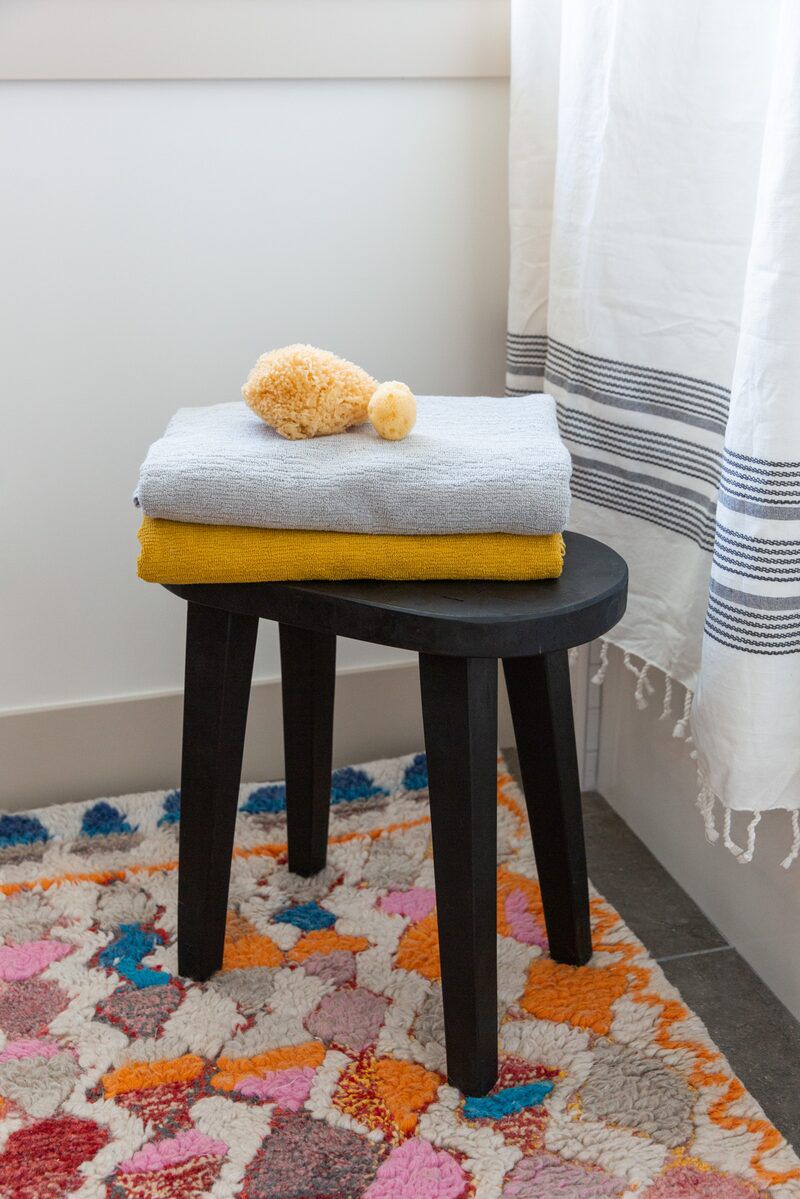 bench small bathroom