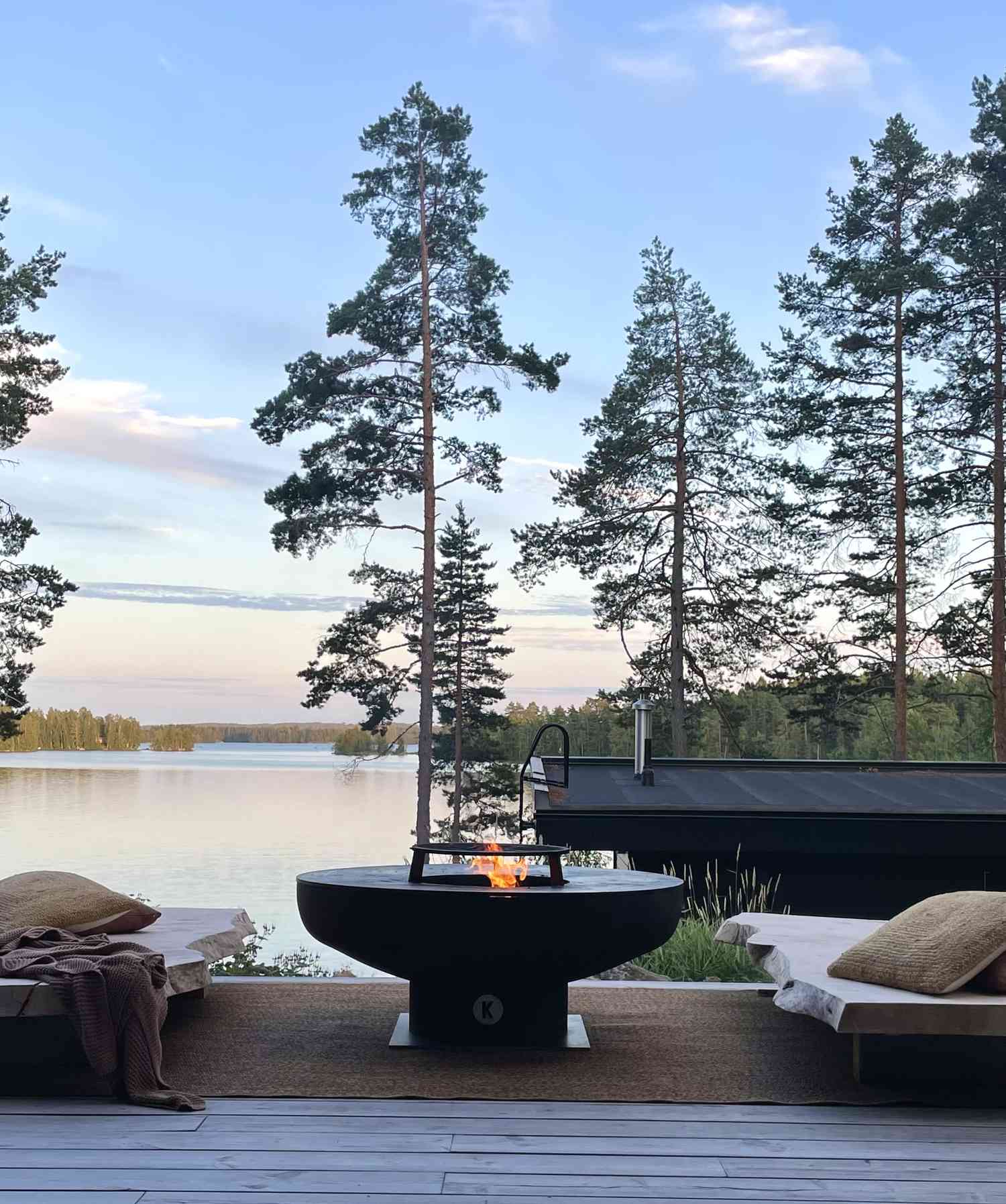 Black fire pit on pedestal
