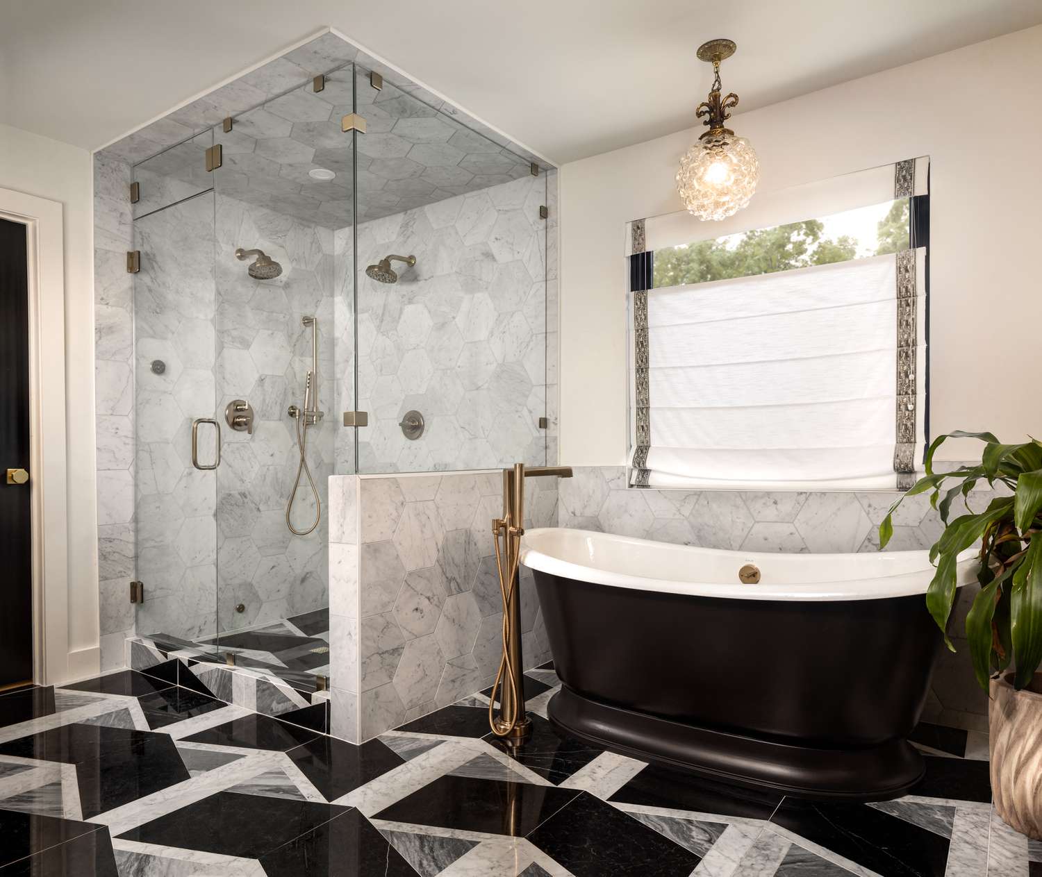Glossy Black and White Bathroom Tile 