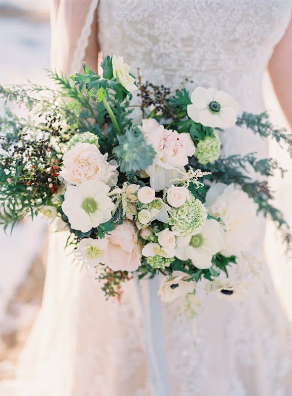 bride holding bouquet
