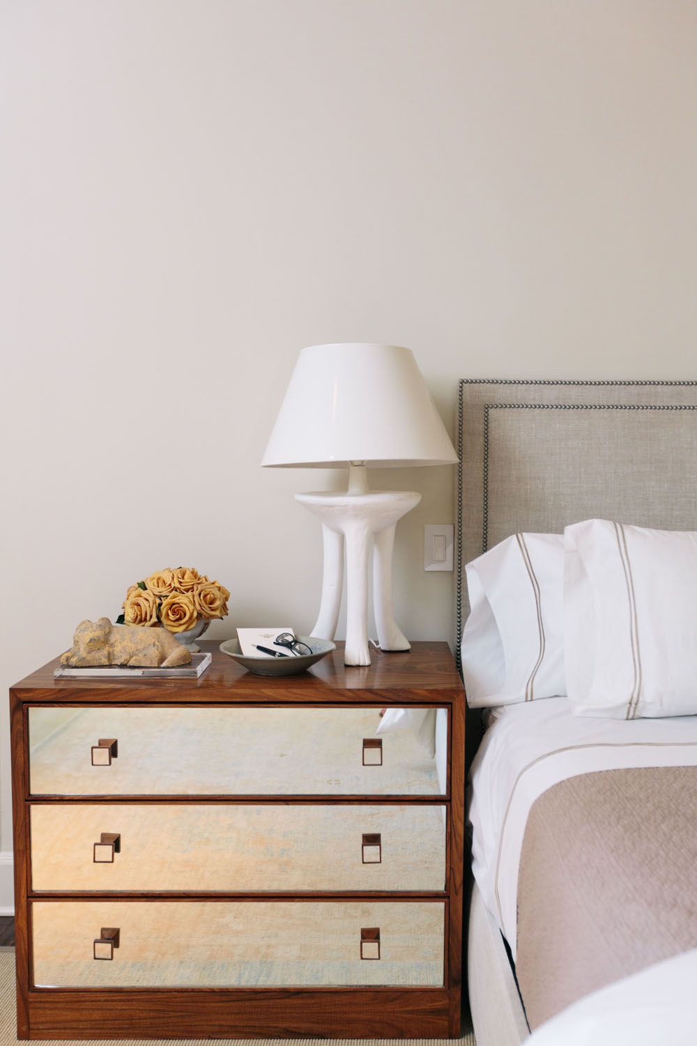 nightstand decor with tray and lamp