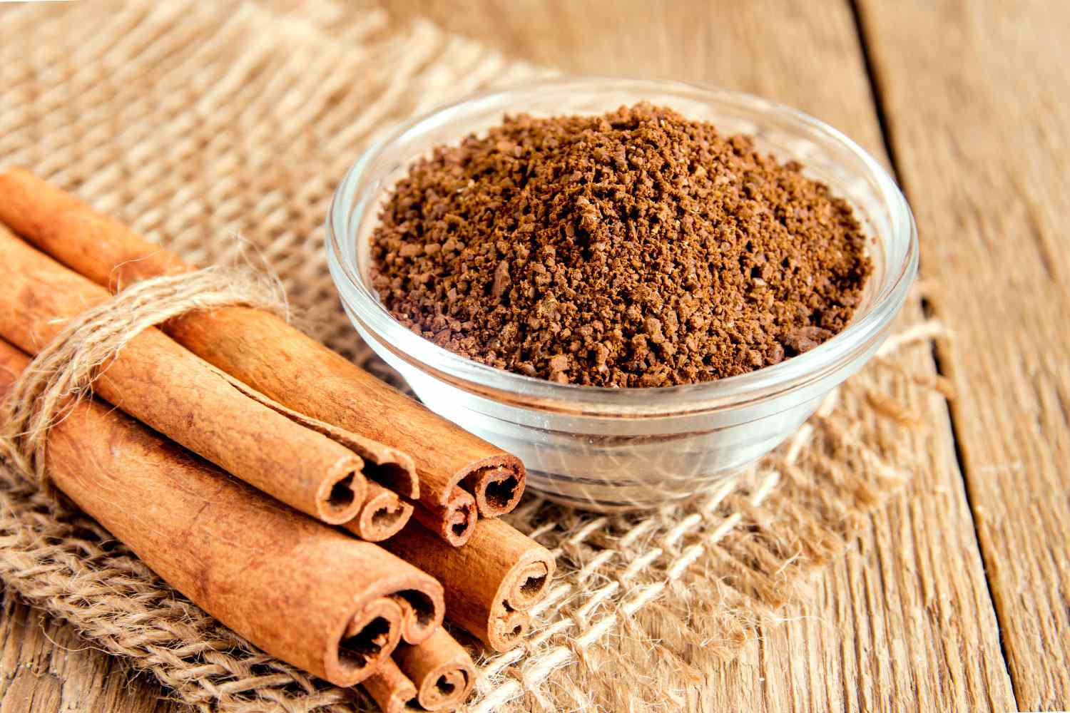 Cinnamon sticks and powder spice
