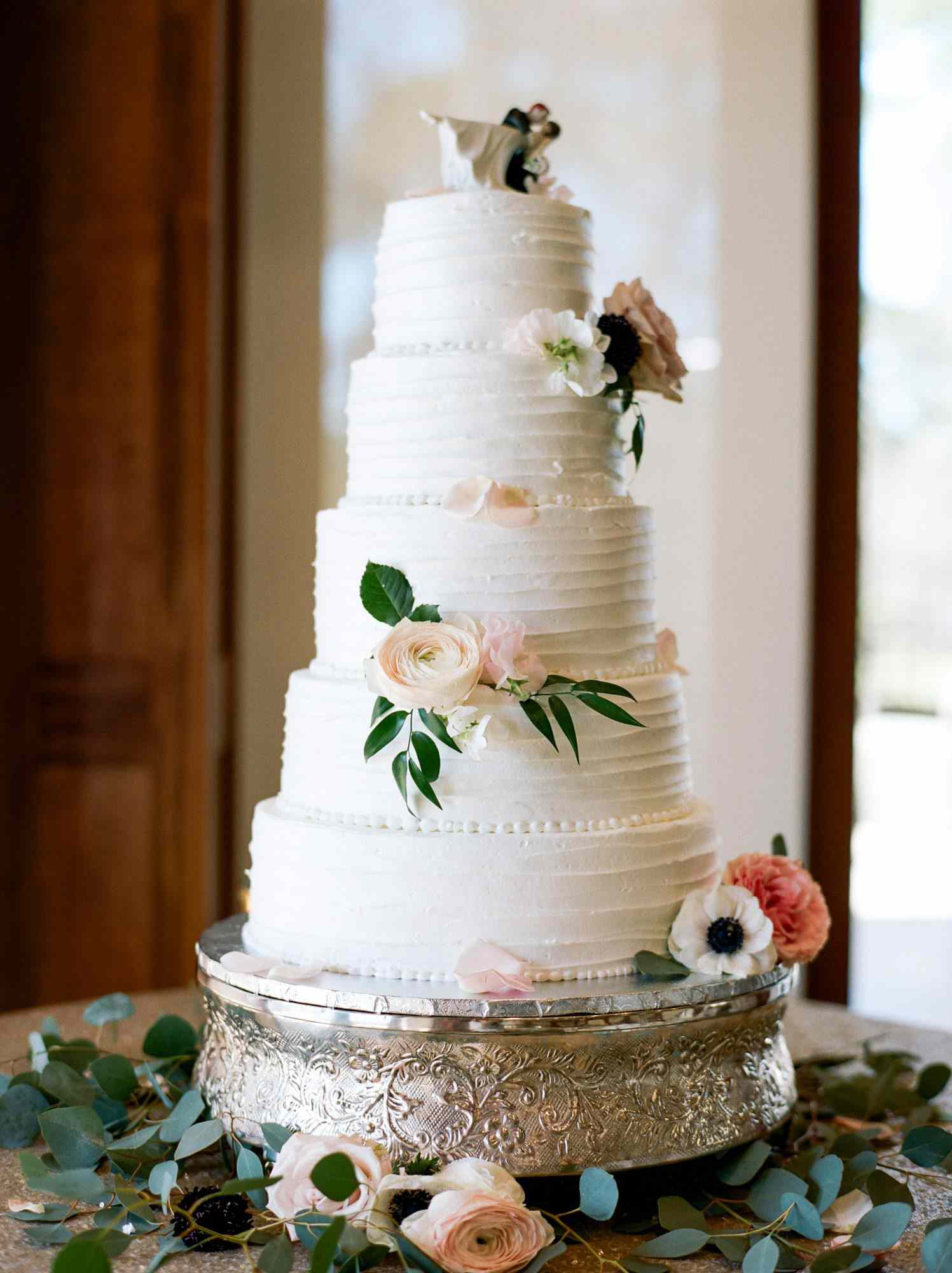 wedding cake toppers dana fernandez photography