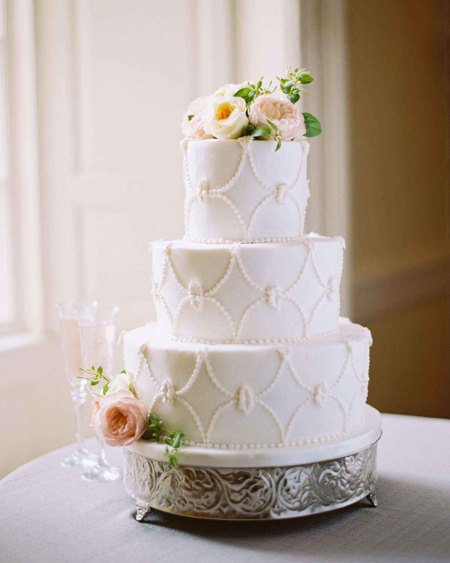 irby-adam-wedding-cake-24-s111660-1014.jpg
